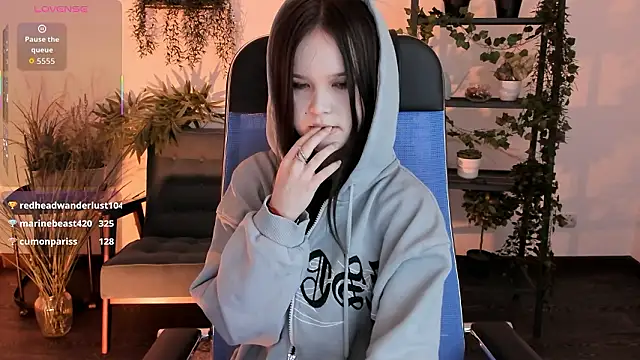 Elainebeness' Live XXX Chat