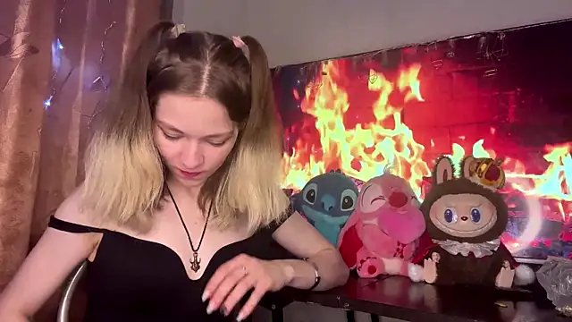 Ellyy_ly's Live XXX Chat