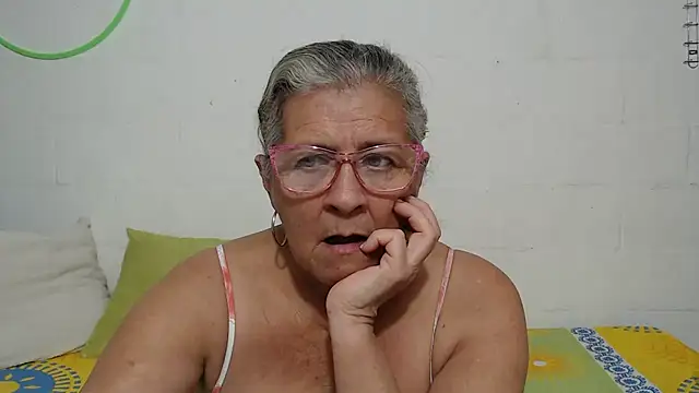 candy_mature_ élő XXX-chatje