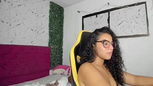 emily_stars1 라이브 XXX 채팅