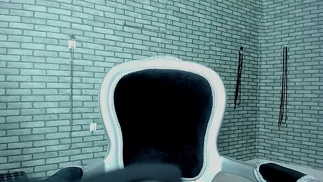 Briana_24's Live XXX Chat