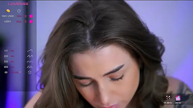 BabbyAisha: онлайн-секс-чат