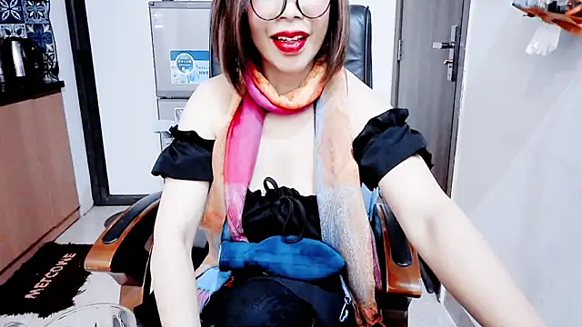 Miu-Le's Live XXX Chat