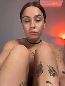 MiaNell's Live XXX Chat