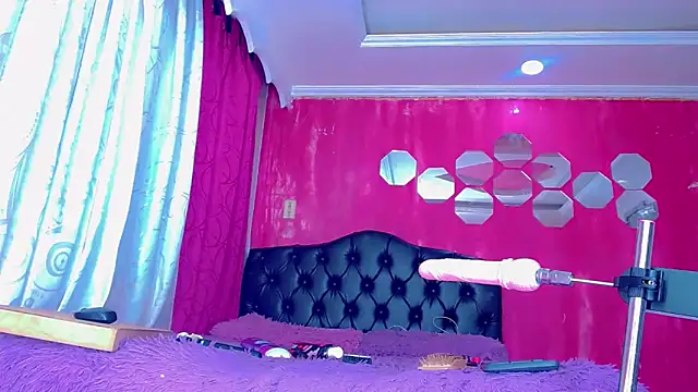 Show modela TiffanyMackensyy na web-kameri