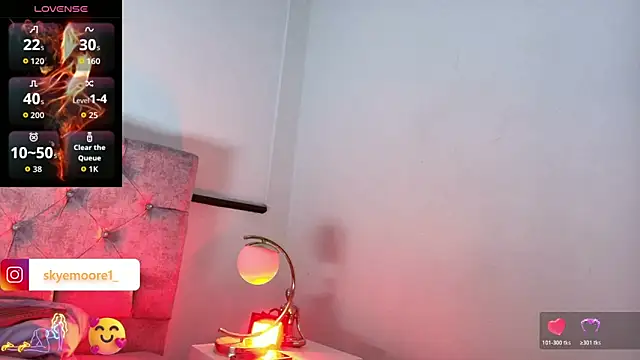 Skye_Moore 即時 XXX 聊天