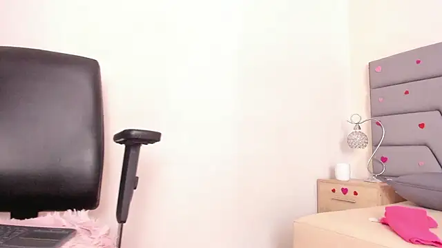 Maia_520 Live XXX-Chat