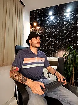 Rafael_Mendezz Adlı Modelin Canlı XXX Sohbeti