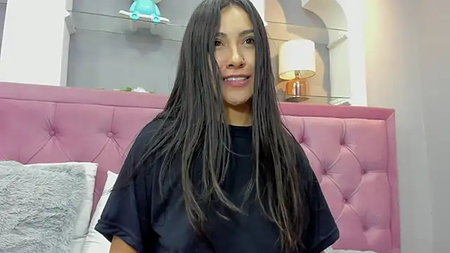 miel_latinaのライブXXXチャット