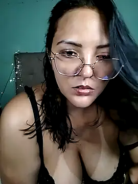 AuroraChestのライブXXXチャット