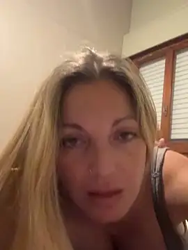 Chatroom XXX en direct de julietacollins11