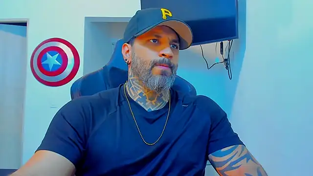 JoshRigby élő XXX-chatje