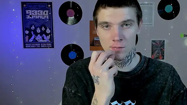 Chatroom XXX en direct de drew_soft_