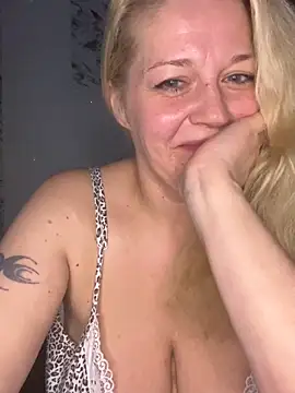 JenniferCarmen's Live XXX Chat