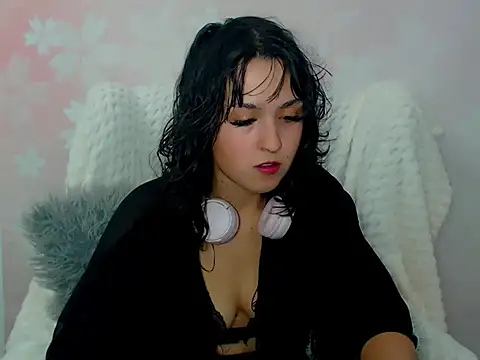 دردشة RosieSpark الجنسية المباشرة