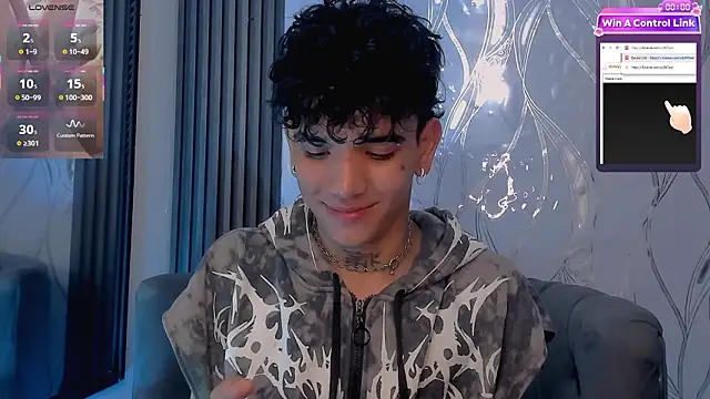 Hellish_centipede live XXX chat