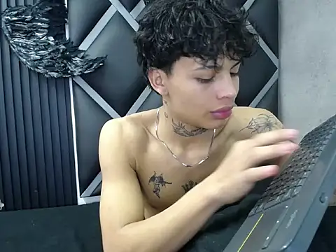 Dogan_Renzo0 Live XXX-chat