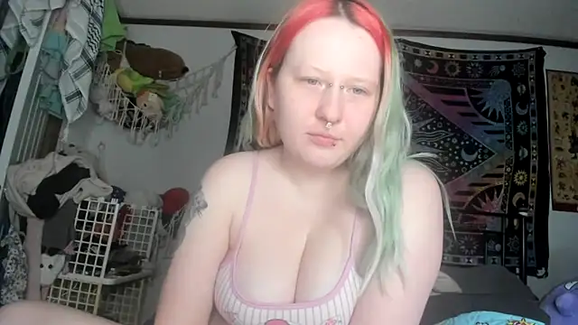 LoriCritter's Live XXX Chat