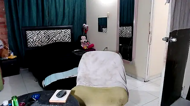 Sashaferrari2000: онлайн-секс-чат