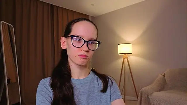 BettyBrowni élő XXX-chatje