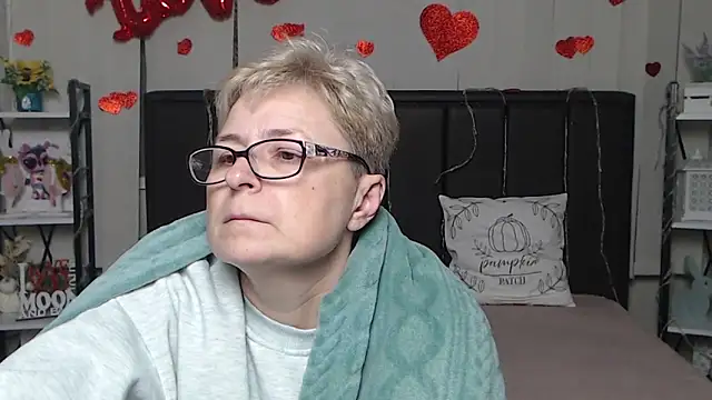 Онлайн чат XXX EmiliaGree