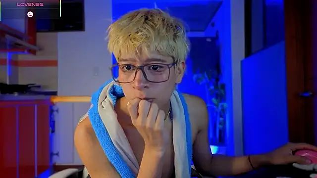 Chat +18 de taichi_bluy ao vivo