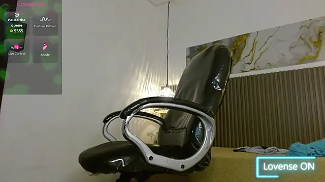 Dyla_n18's Webcam Show