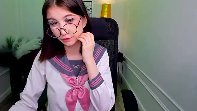 Show modela MeLLSawertyq na web-kameri