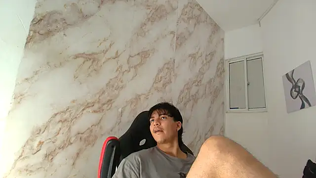 Онлайн чат XXX toji_luxxer