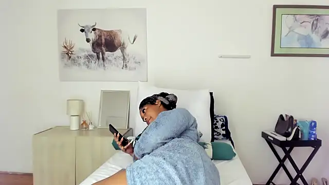 ConnieSmall24's Live XXX Chat