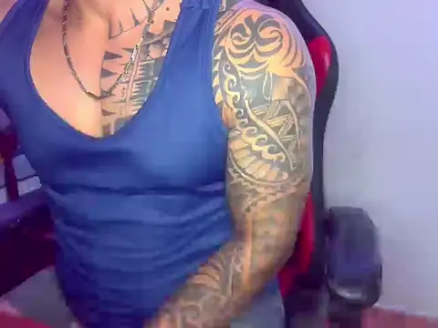 Show modela Hades_Rom na web-kameri