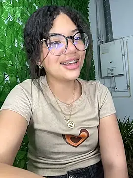 _Queen_love2's Live XXX Chat