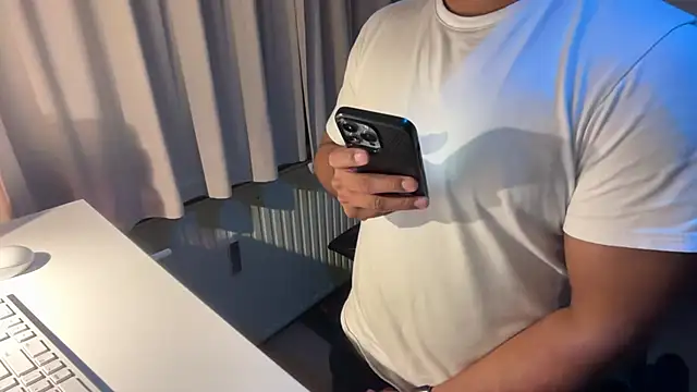 XXX chat uživo modela justonce2