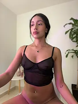 SelenaStone Chat XXX live