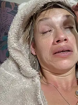 MAGDALAKOVANOVA: απευθείας συνομιλία ΧΧΧ