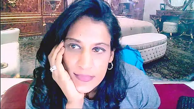 IndianSexcSmyle élő XXX-chatje