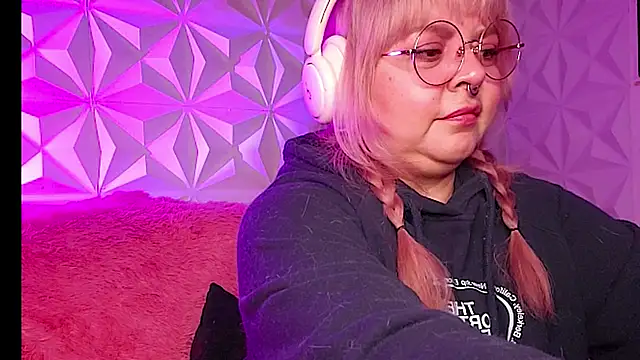 Czat XXX na żywo – Satyn_doll