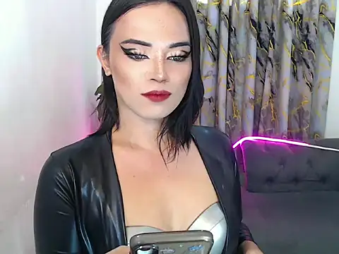 دردشة AsianQueenAlexaXx الجنسية المباشرة