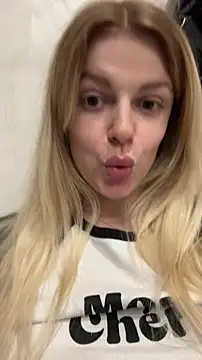 XXX chat uživo modela HarrietDart