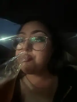 MileyGia 现场XXX聊天