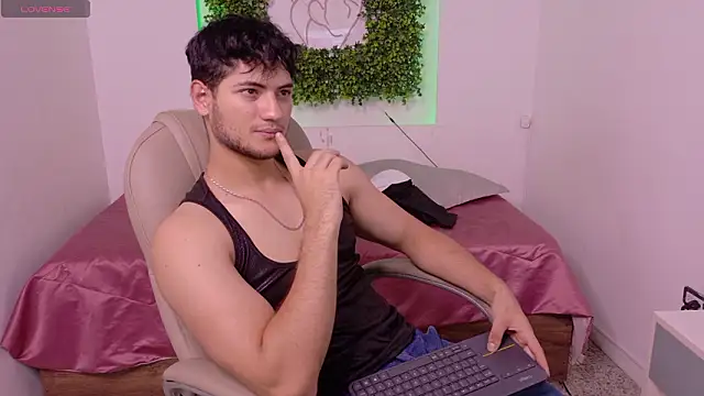 KaelSwitch's Live XXX Chat