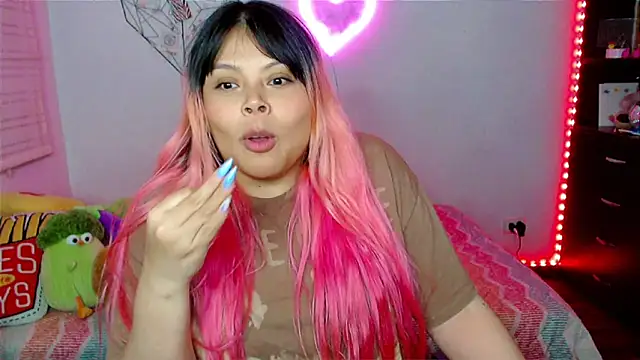 Chatroom XXX en direct de EllieMoonX