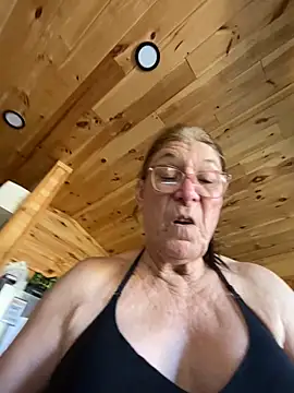 Christina1530's Webcam Show