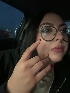 XXX chat uživo modela MileyGia