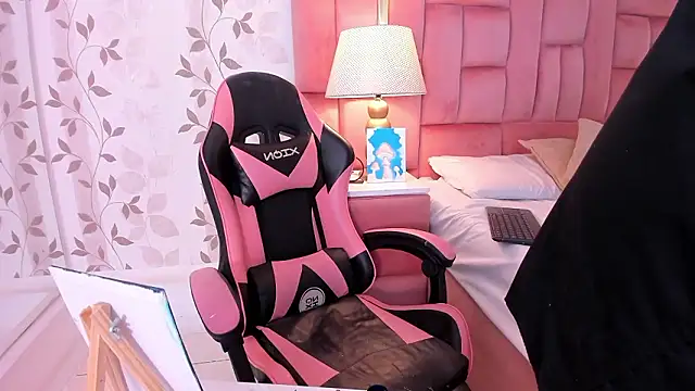 EllaEvanz's Live XXX Chat