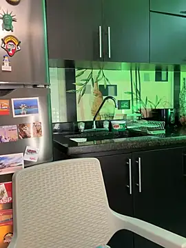 Mau_White Adlı Modelin Canlı XXX Sohbeti