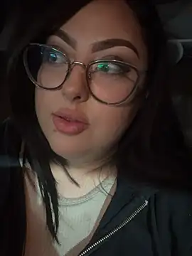 MileyGia's Live XXX Chat