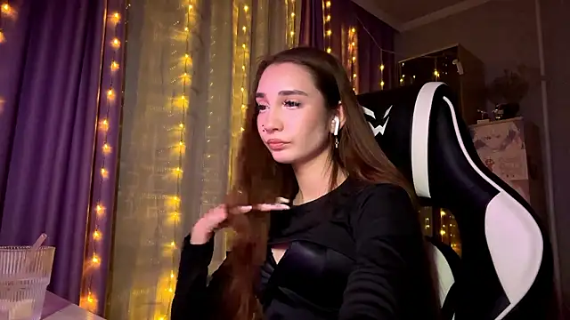 HollyPaw élő XXX-chatje