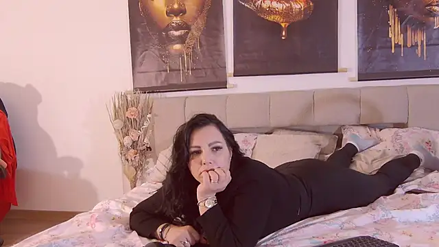 ReiyaRey: онлайн-секс-чат