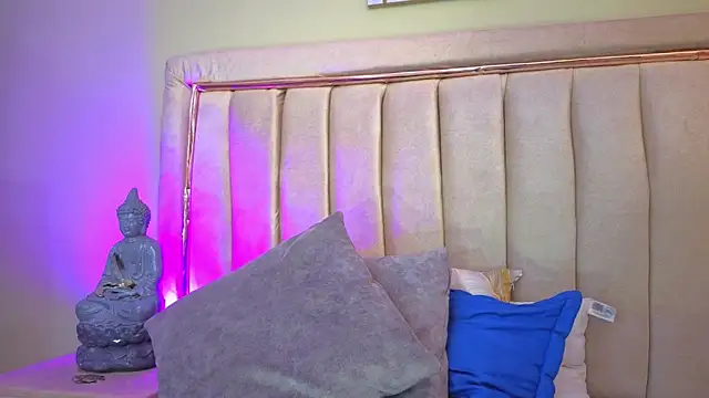 Esmeralda_Candy's Live XXX Chat